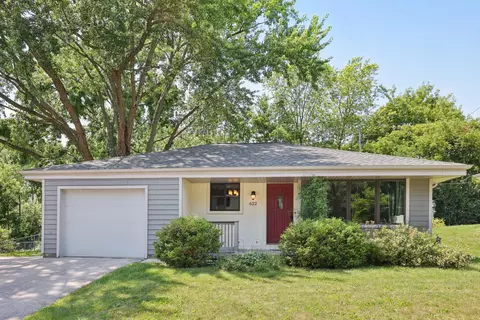 622 Greenmeadow, Waukesha, WI 53188