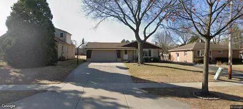 3207 W Cold Spg, Greenfield, WI 53221