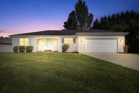 744 Ridge Vw, Hartford, WI 53027