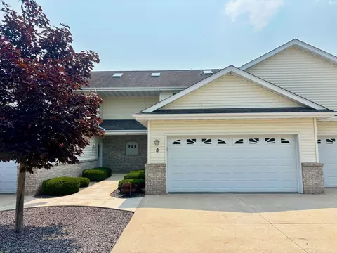 924 Prairie #8, Kewaskum, WI 53040