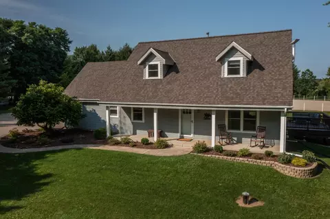 9132 Wescott, Farmington, WI 53040