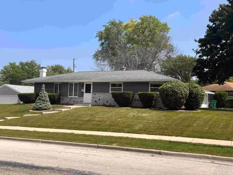 w149n8230 Norman, Menomonee Falls, WI 53051