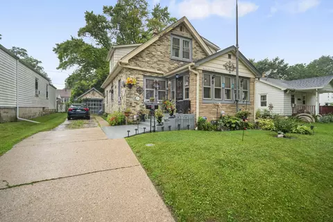 1329 S 89th, West Allis, WI 53214
