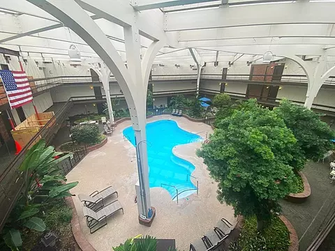 6100 W Stonehedge #164, Greenfield, WI 53220