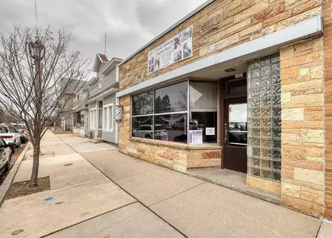 3459 S Kinnickinnic, Milwaukee, WI 53207