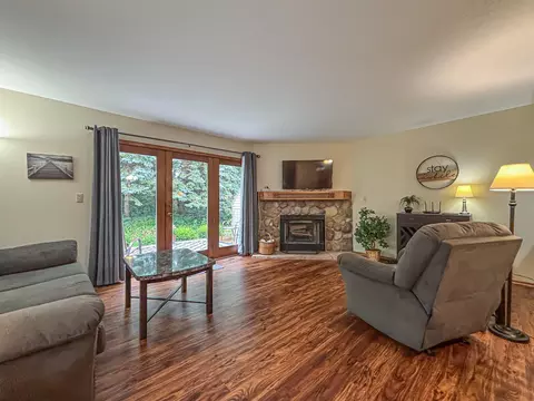 2419 Willowood #A, Waukesha, WI 53188