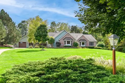 20085 W Rustic Rdg, New Berlin, WI 53146