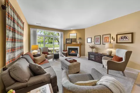 n16w26549 Tall Reeds #A, Pewaukee, WI 53072