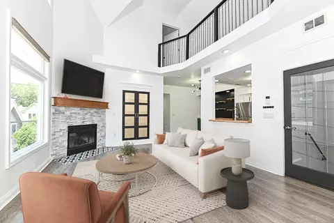118 W Reservoir, Milwaukee, WI 53212