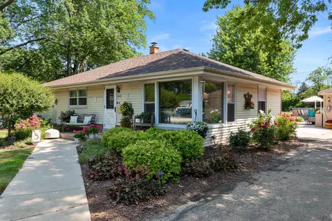4646 S 36th, Greenfield, WI 53221