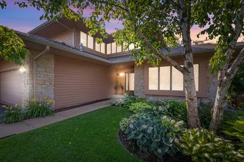 1117 E Sweetbriar #22, Hartland, WI 53029