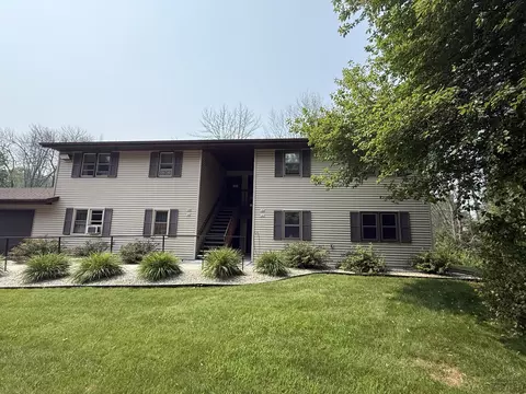 910 E Cedar #504, Manitowoc, WI 54220