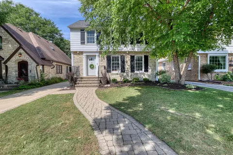 2367 N 89th, Wauwatosa, WI 53226