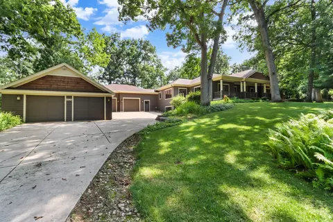 4525 Silverwood, Delavan, WI 53115
