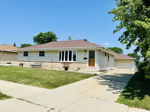 1510 W Klein, Milwaukee, WI 53221