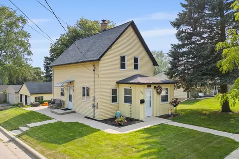 321 W Dodge, Port Washington, WI 53074