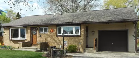 8812 E Wind Lk, Muskego, WI 53150