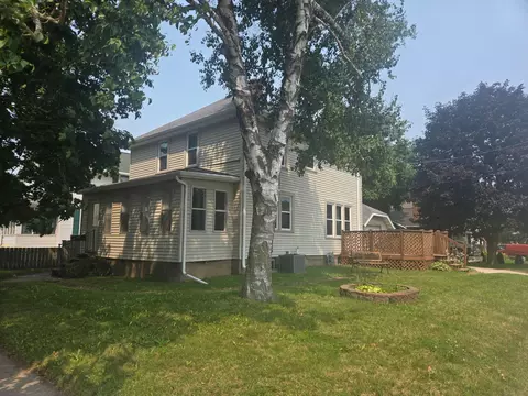1702 New York, Manitowoc, WI 54220