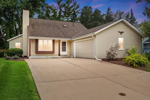 n78w15561 Old Gate, Menomonee Falls, WI 53051