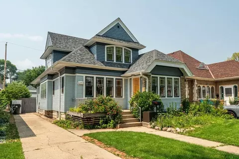 4233 N Larkin, Shorewood, WI 53211