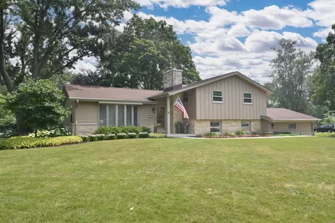 1940 Elm Ter, Brookfield, WI 53045