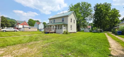 210 N Cushman, Viola, WI 54664