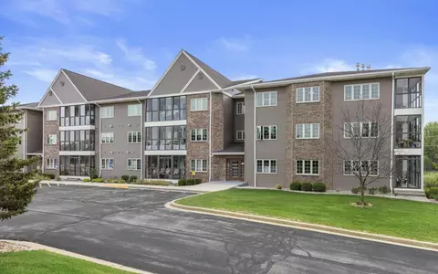 223 Oconomowoc #223, Oconomowoc, WI 53066