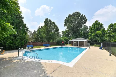 n84w15979 Menomonee #103, Menomonee Falls, WI 53051