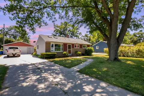3401 E Bonnie, Oak Creek, WI 53154