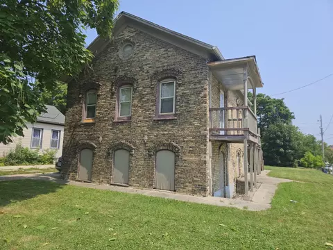 1126 Albert, Racine, WI 53404
