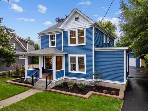 1332 Dodge, Lake Geneva, WI 53147