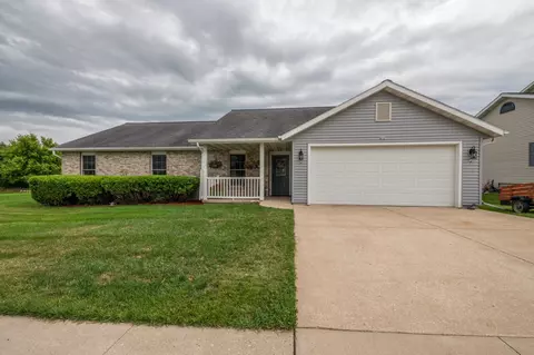 879 Broadmoore, Hartford, WI 53027