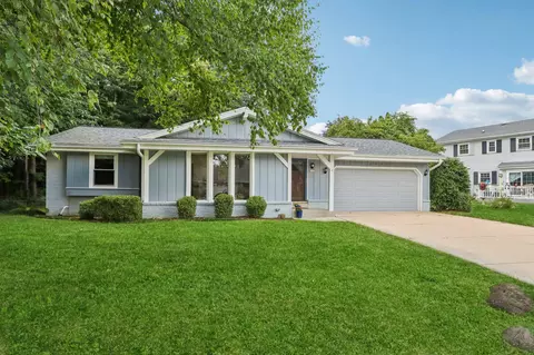 3725 S Maplewood, New Berlin, WI 53151