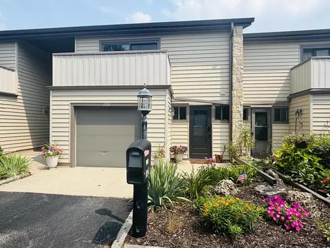 969 Armour, Oconomowoc, WI 53066