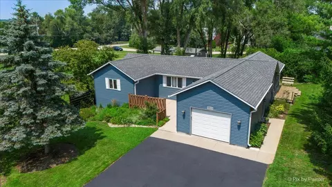 32914 S Lakeshore, Burlington, WI 53105