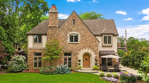 4853 N N Lk, Whitefish Bay, WI 53217