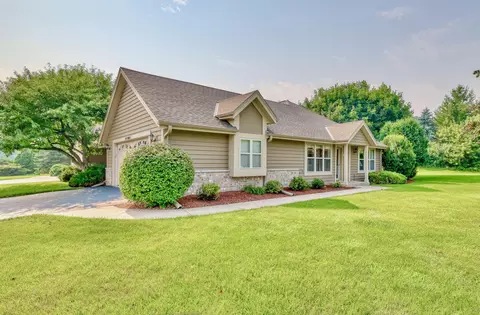 n24w24003 Brandon Oaks #B, Pewaukee, WI 53072