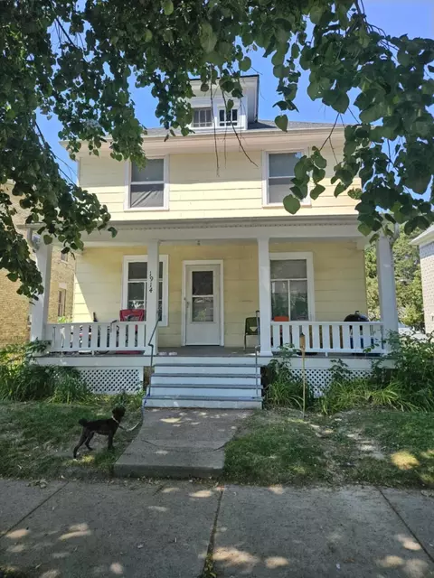 1914 Lasalle, Racine, WI 53402