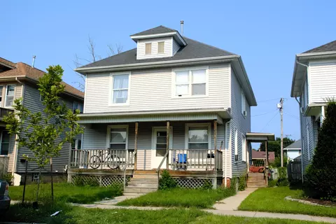 1817 Grange, Racine, WI 53403