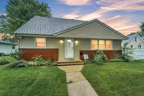 5050 S 20th, Milwaukee, WI 53221