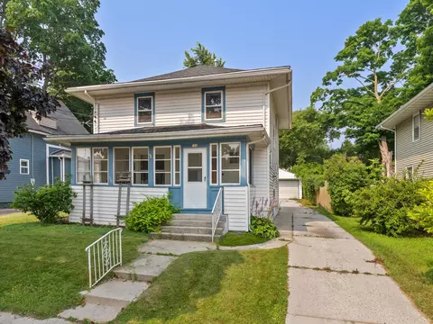 726 N 6th, Manitowoc, WI 54220