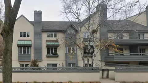 2557 N N Lk, Milwaukee, WI 53211