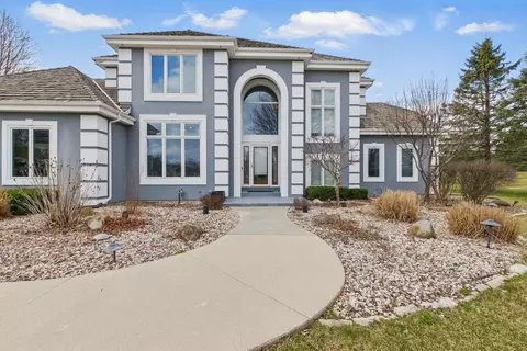 1201 E Pineview, Hartland, WI 53029