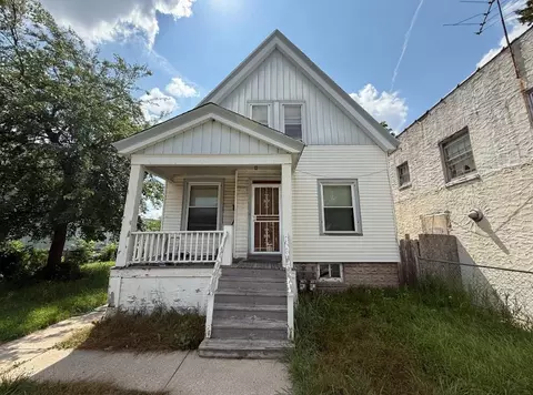 4727 N Hopkins, Milwaukee, WI 53209