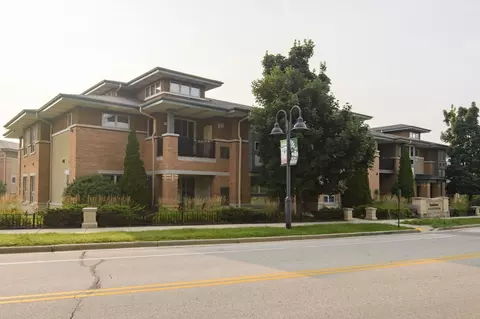 15271 W Library #13, New Berlin, WI 53151