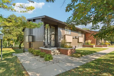 60 Lausanne, Geneva, WI 53147