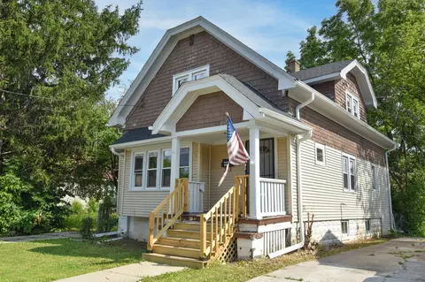 4025 W Fairmount, Milwaukee, WI 53209