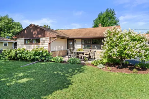 w202n9537 Club, Menomonee Falls, WI 53051
