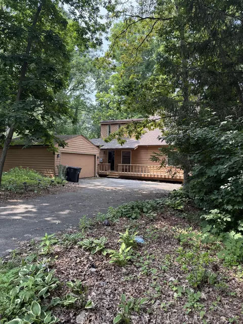 139 Saint Andrews, Fontana, WI 53125