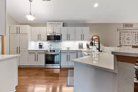 595 Grandview #C, Pewaukee, WI 53072